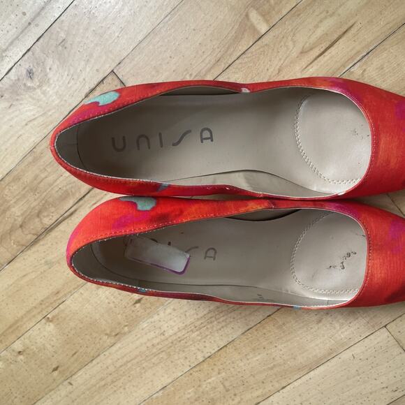 UNISA ‘Calley2’ Pointed‎ Toe red abstract Womens kitten heels Size 8 M - Picture 6 of 9